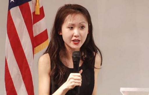 90后华裔女冲击美国最年轻国会议员生于中国