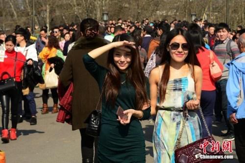 落实职工带薪休假制度