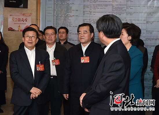 赵克志张庆伟看望我省全国两会报道新闻工作者