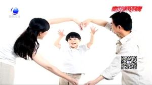 因为一根雪糕 这个2岁小女孩火了