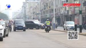步行街违停治理显成效 助力文明城市创建