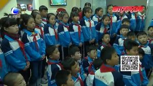 小学生“走进消防站”变身小小消防员