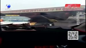 霸州两半挂车相撞 现场车祸异常惨烈