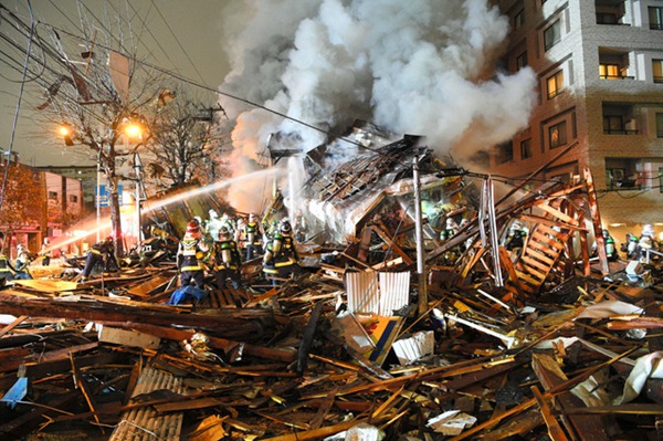日本札幌一餐饮店爆炸 导致42人受伤（图片来源：朝日新闻网站）