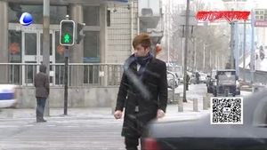 雪天路面湿滑 交警提醒谨慎出行