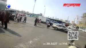 孕妇破水紧急求助 交警开道及时送医