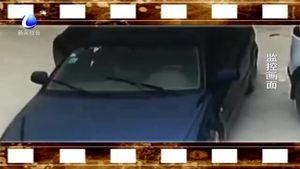 父子换座躲处罚 无人驾驶险酿祸