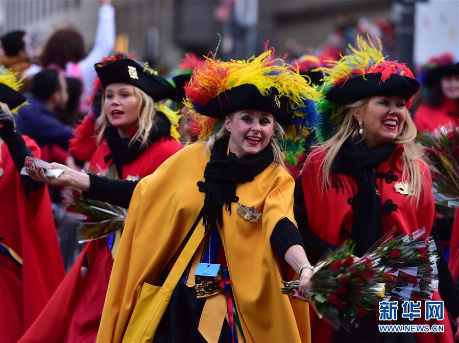 （国际）（2）德国科隆狂欢节迎来“玫瑰星期一”大游行