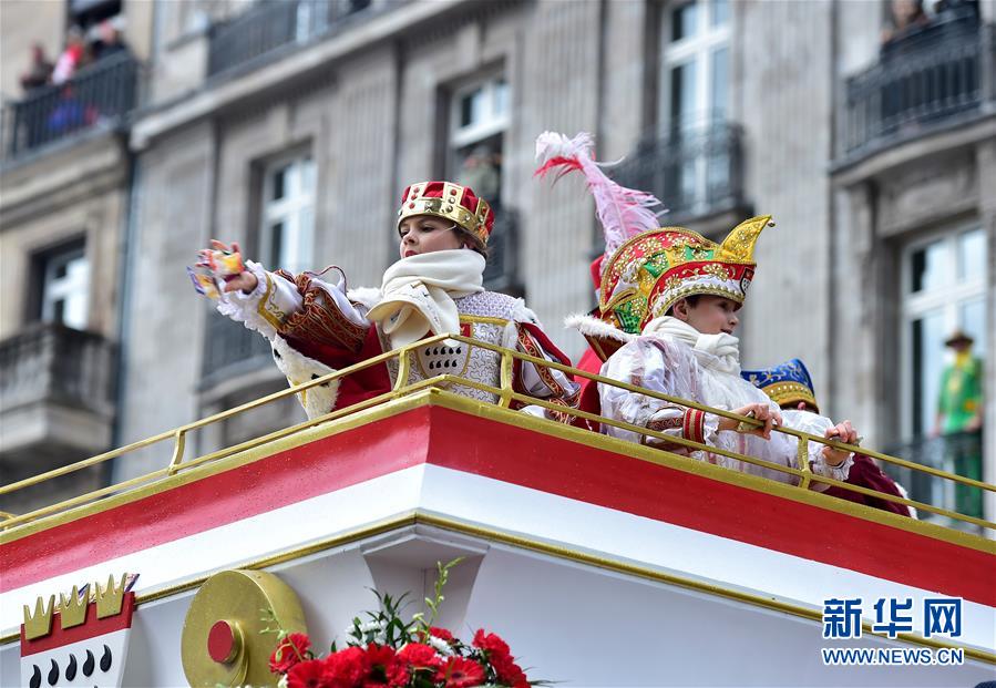 （国际）（5）德国科隆狂欢节迎来“玫瑰星期一”大游行