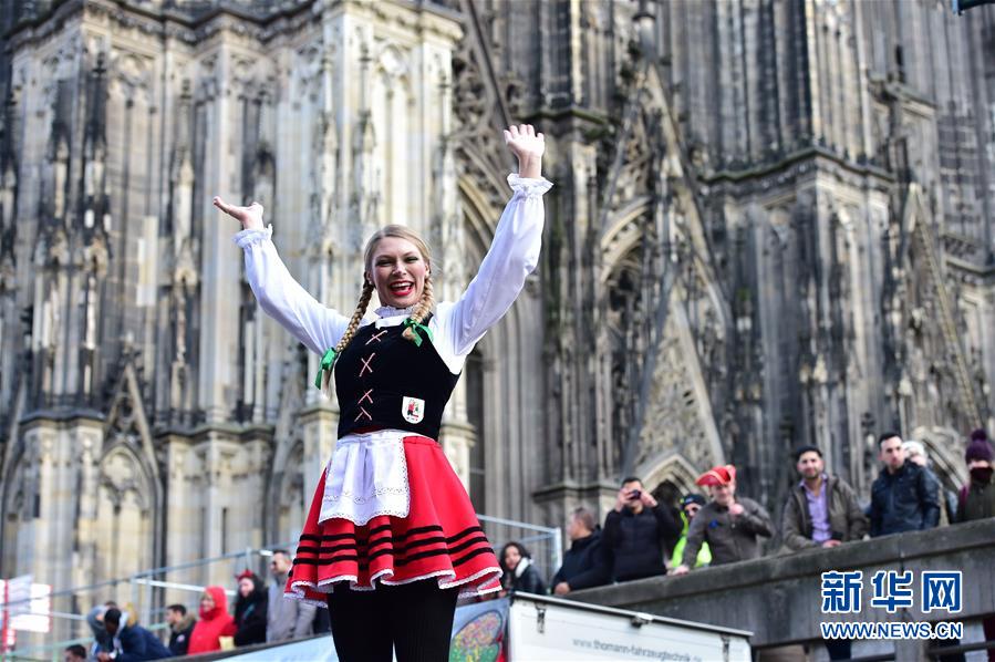 （国际）（4）德国科隆狂欢节迎来“玫瑰星期一”大游行