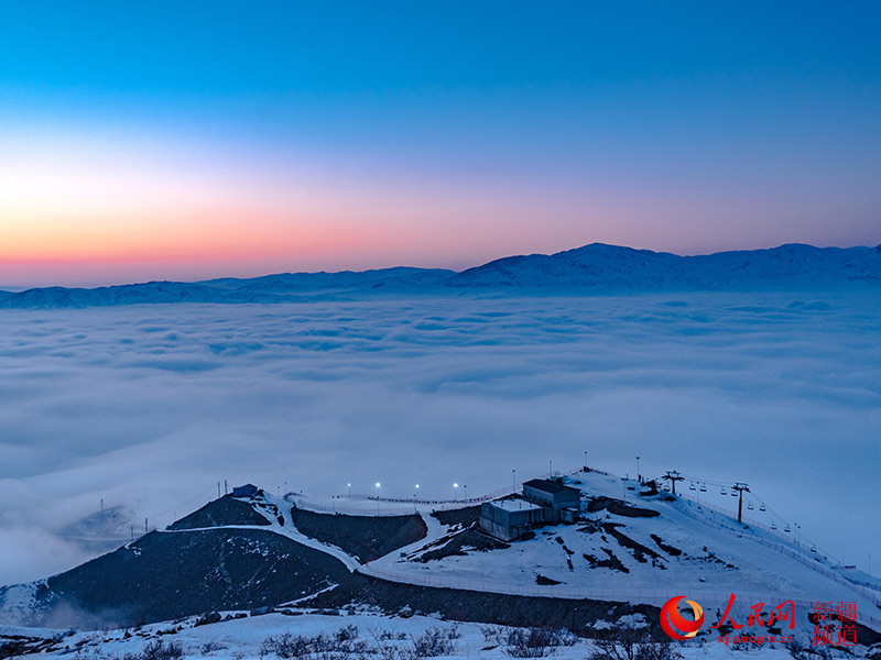3月7日，新疆阿勒泰市出现云海奇观。