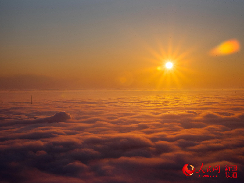 3月7日，新疆阿勒泰市出现云海奇观。