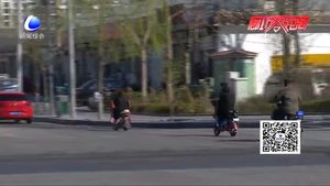 图方便 无证驾驶摩托车被拘留