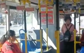 助你文明——礼让座位　文明乘车　美德做人