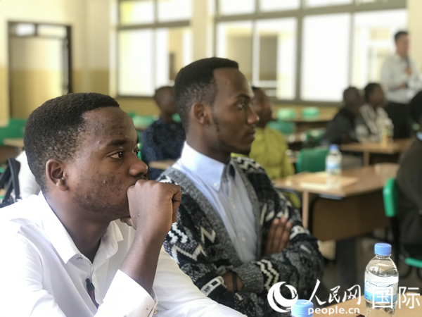 当地时间4月8日，阿里巴巴商学院在卢旺达首都基加利进行宣讲面试 