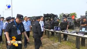 市公安局开展特巡警“亮剑2019”拉动演练