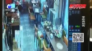 廊坊一店长后厨备餐 手机被顾客“顺手牵羊”