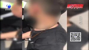 小男孩独行高速路 民警千方百计寻其家人