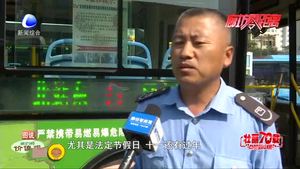 【国庆·我在岗位上】：公交司机为市民出行保驾护航 方向盘上过假期