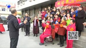 夕阳红宣传队与记者一起庆祝第20个记者节