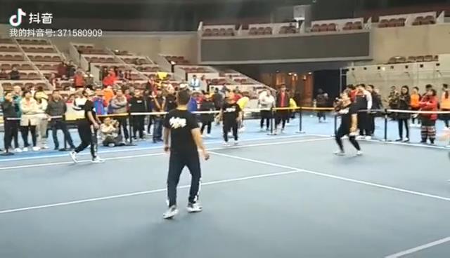 长书频率传送“毽王争霸”