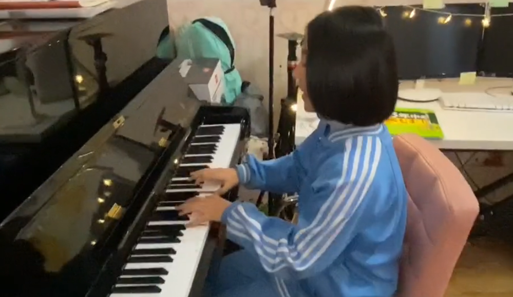 自弹自唱的小姑娘——郭振芳