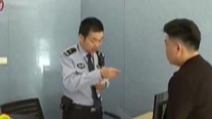 三岁男童驾驶机动车