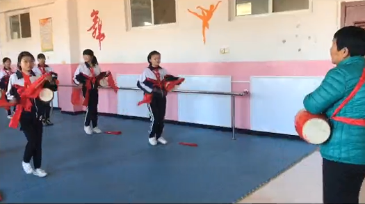 文安75岁“范大娘”身患癌症还义务教千余学生打腰