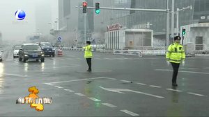 交警部门全员上岗确保道路畅通