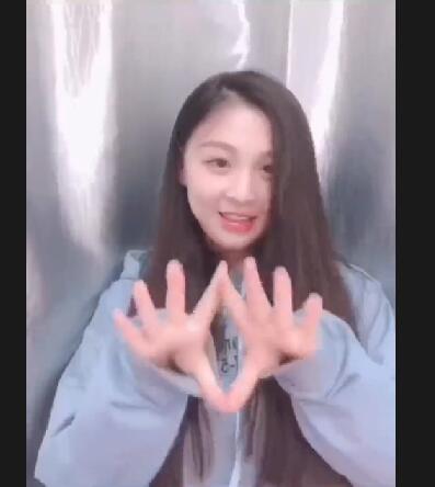 《联播》传送：对口型