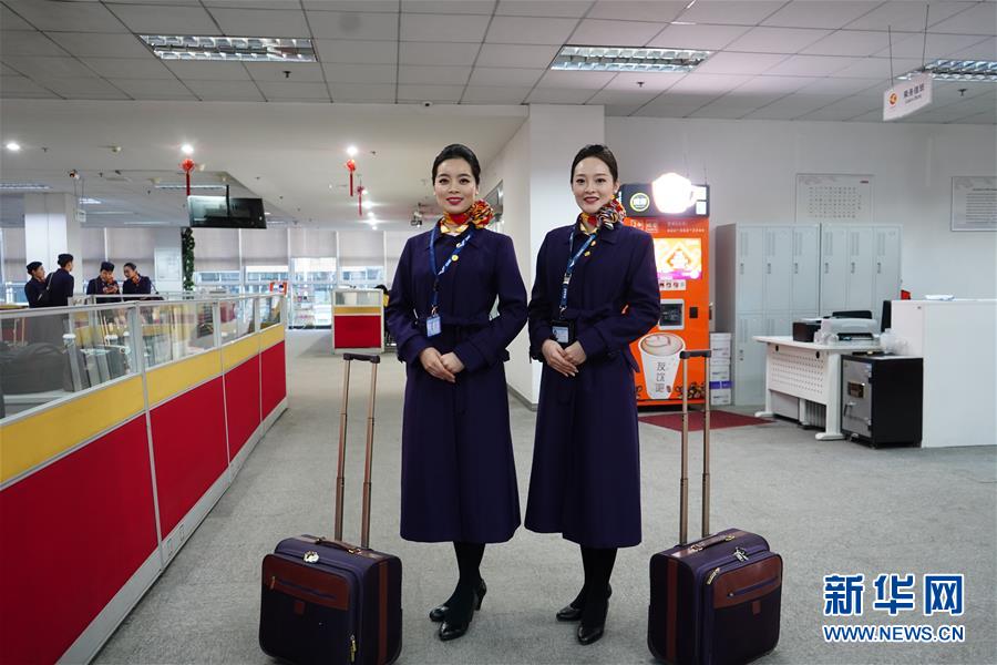 (关注春运·图文互动)(2)有一种坚守 叫为了团聚的别离