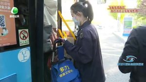 五一致敬劳动者：记者体验公交文明引导员 护航市民文明出行