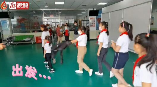 致敬交通卫士——体验“交通卫士”工作