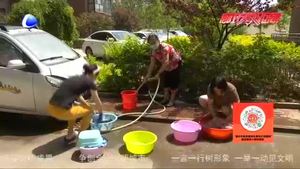 零距离·热线：司机拉货得不到运费 讨要运费遭对方拉黑