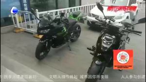 零距离·交通：市交警一大队严查违法摩托车 开展新一轮专项整治行动